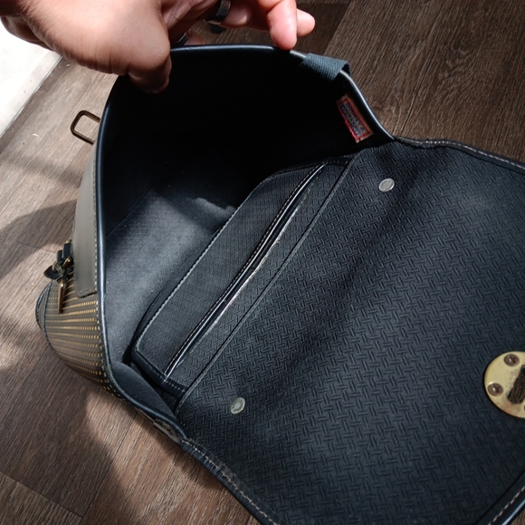 Vintage Y2K RARE DOONEY &BOURKE  Shoulder Bag  Made In Usa - Picture 8 of 9